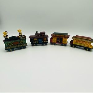 Vintage Holiday Collection Ceramic Christmas train set 4